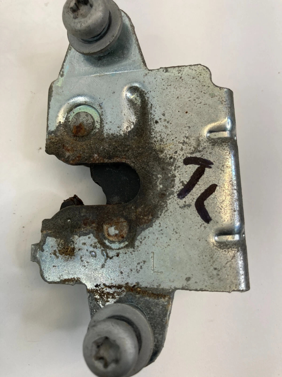2007-2021 TOYOTA TUNDRA REAR LEFT DRIVER SIDE TAILGATE LIFTGATE LOCK LATCH OEM