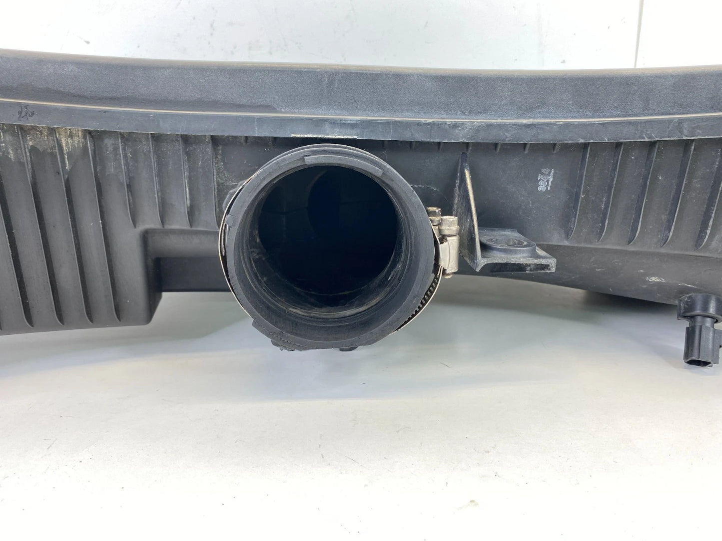 05-08 GRAND CHEROKEE 06-08 COMMANDER 5.7 AIR INTAKE CLEANER RESONATOR 53013517AD