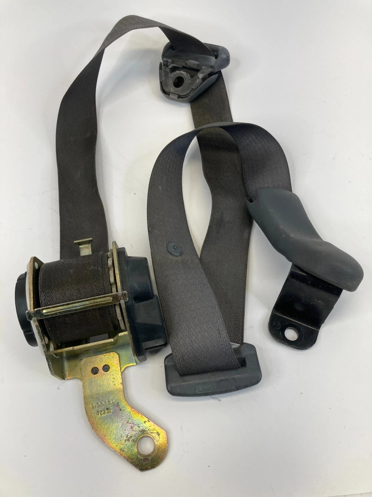 2005 BUICK CENTURY SEDAN FRONT LEFT DRIVER SIDE SEAT BELT RETRACTOR OEM