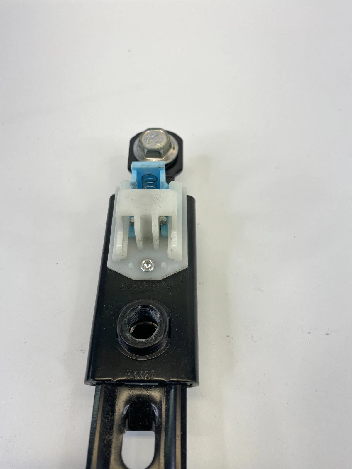 2007-2010 HYUNDAI ELANTRA FRONT LEFT DRIVER SIDE SEAT BELT ADJUSTER HEIGHT ASSY