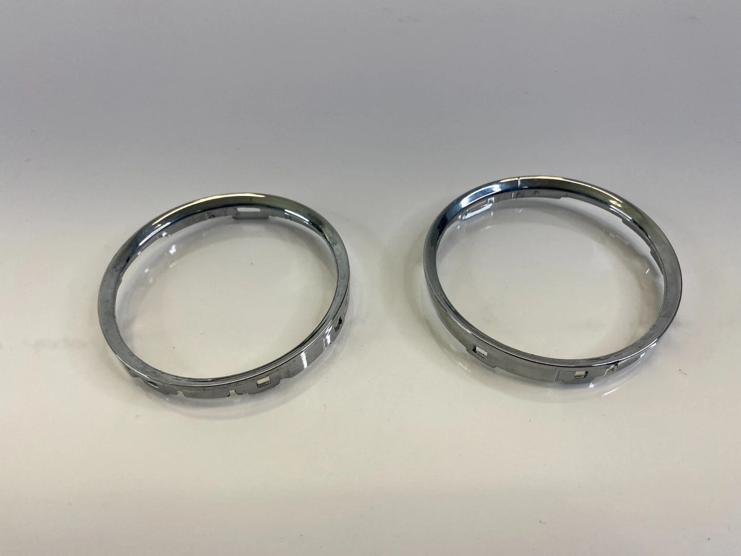 2008 2009 2010 SATURN VUE INSTRUMENT PANEL AIR VENT RINGS COVER PAIR SET OEM