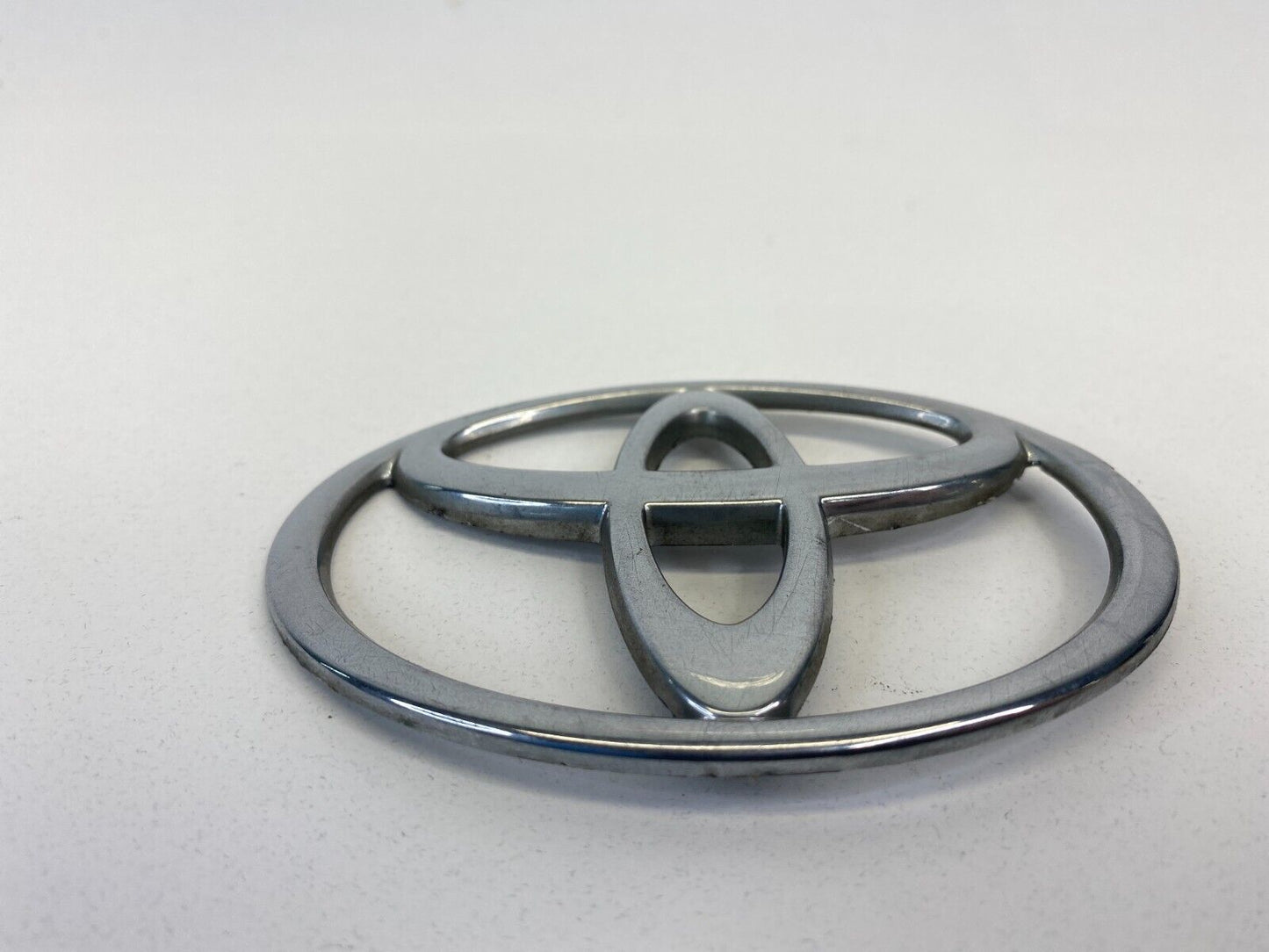 1997-2001 Toyota Camry Emblem Badge Logo Symbol Chrome OEM