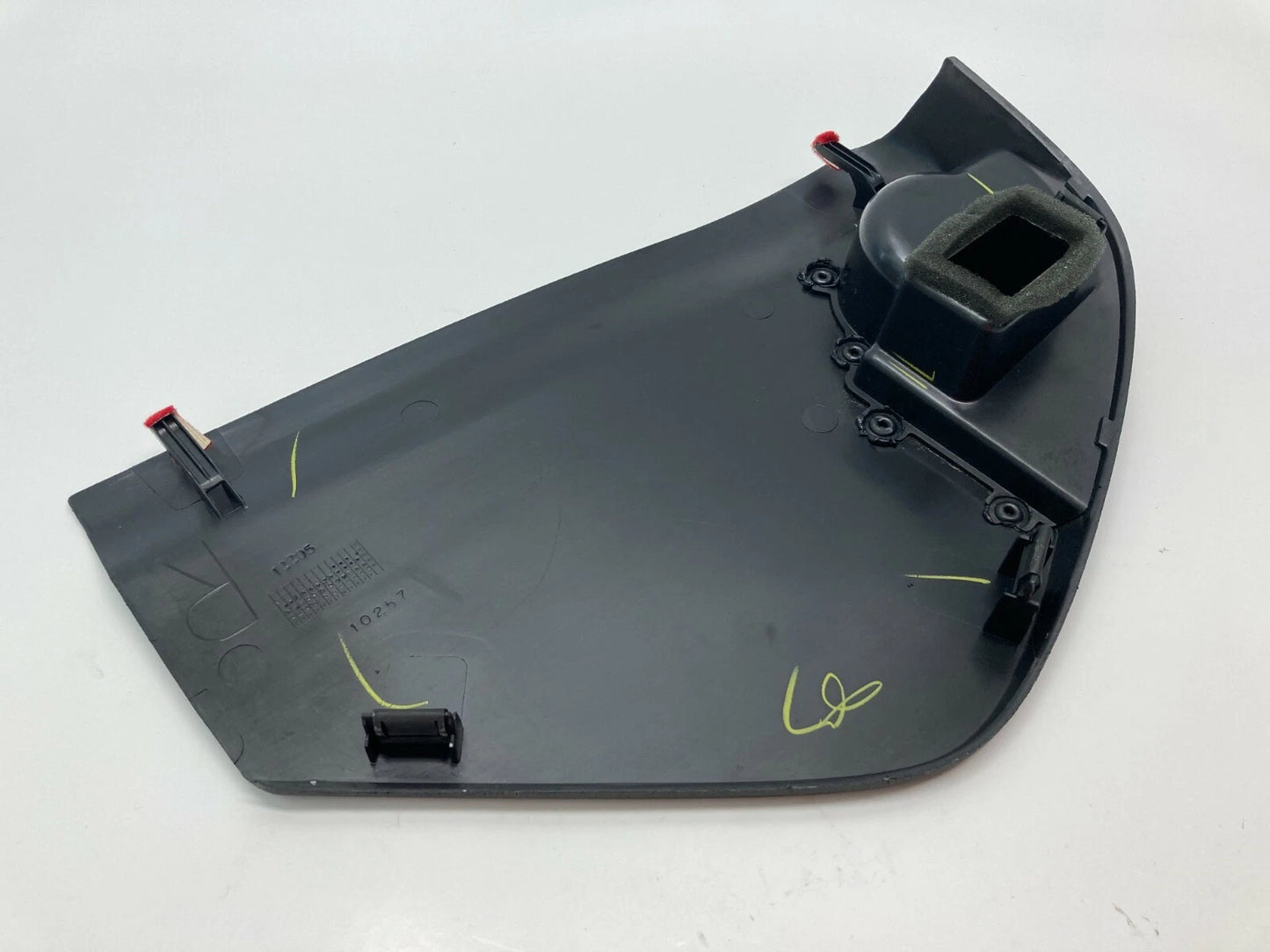 03-07 CADILLAC CTS RIGHT DASH SIDE ACCESS COVER PANEL TRIM W AIR VENT 1220510257