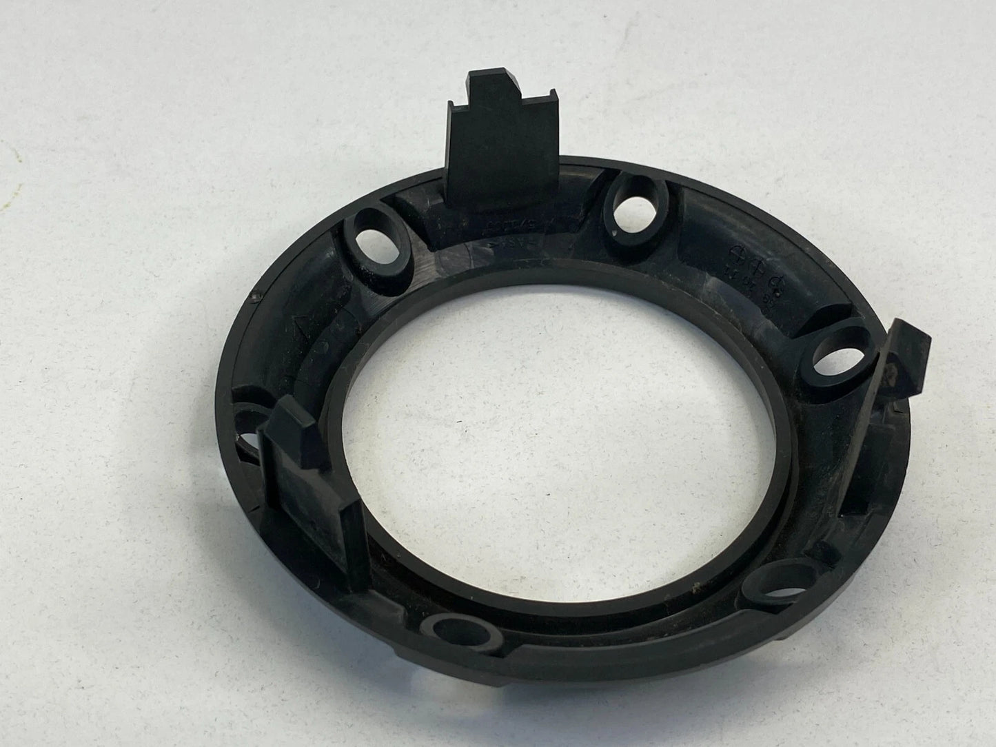 2007-2009 MITSUBISHI OUTLANDER SUV FRONT BUMPER FOG LIGHT LAMP BEZEL 6400A599