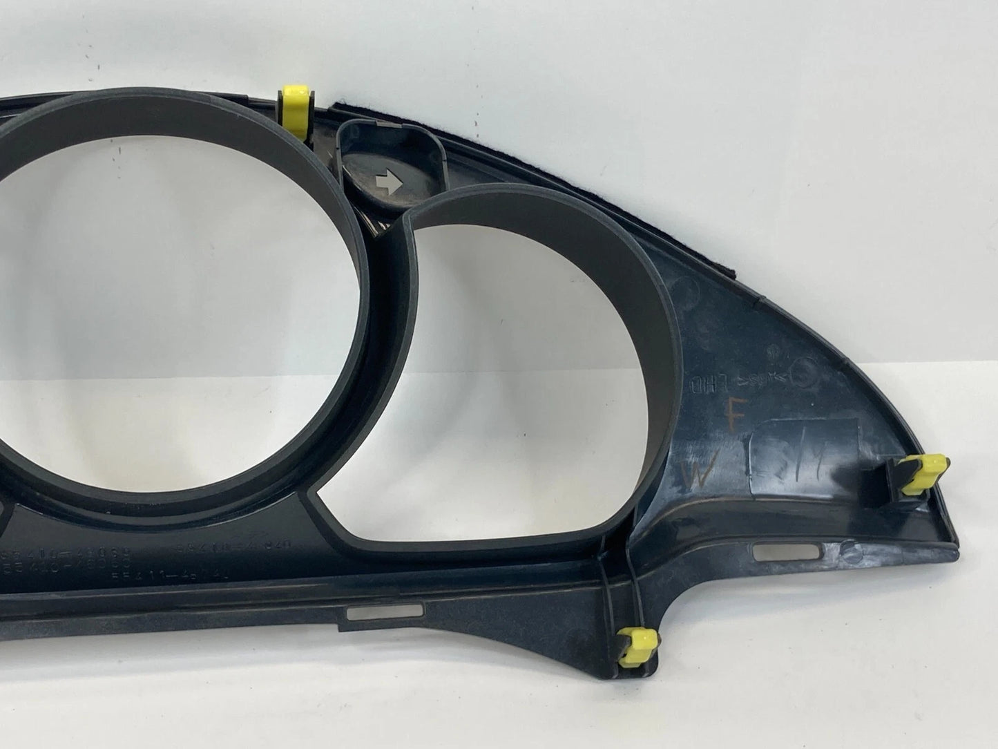 04-07 TOYOTA HIGHLANDER SPEEDOMETER INSTRUMENT CLUSTER DASH BEZEL 55410-48060