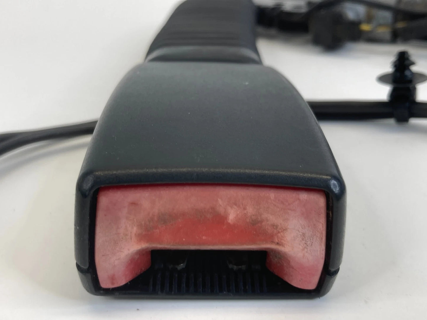 2009-2013 TOYOTA COROLLA SEDAN FRONT RIGHT SIDE SEAT BELT BUCKLE PRETENSIONER