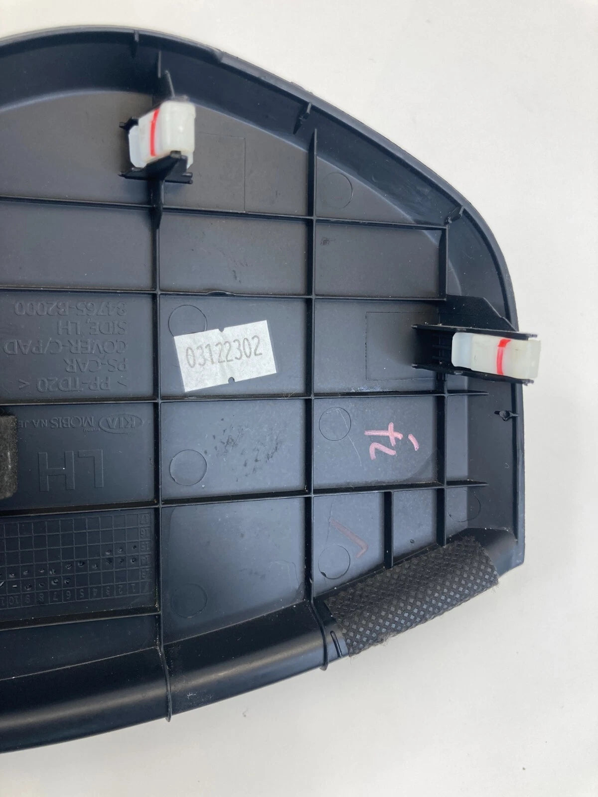 2014-2019 KIA SOUL FRONT LH DASH SIDE END CAP TRIM COVER OEM FACTORY 84765-B2000