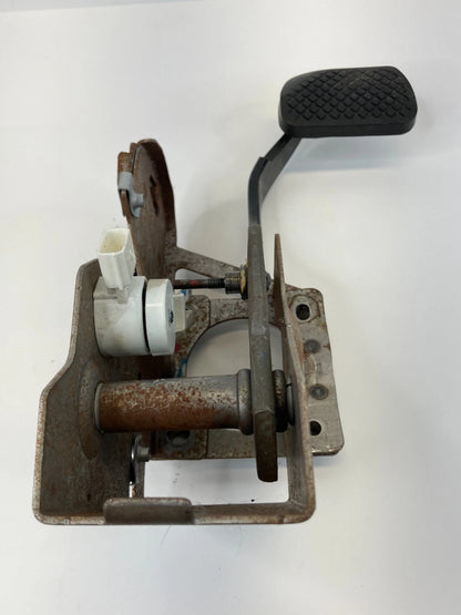 2010-2017 CHEVROLET EQUINOX BRAKE FOOT STOP PEDAL ASSEMBLY WITH SENSOR MOUNT OEM