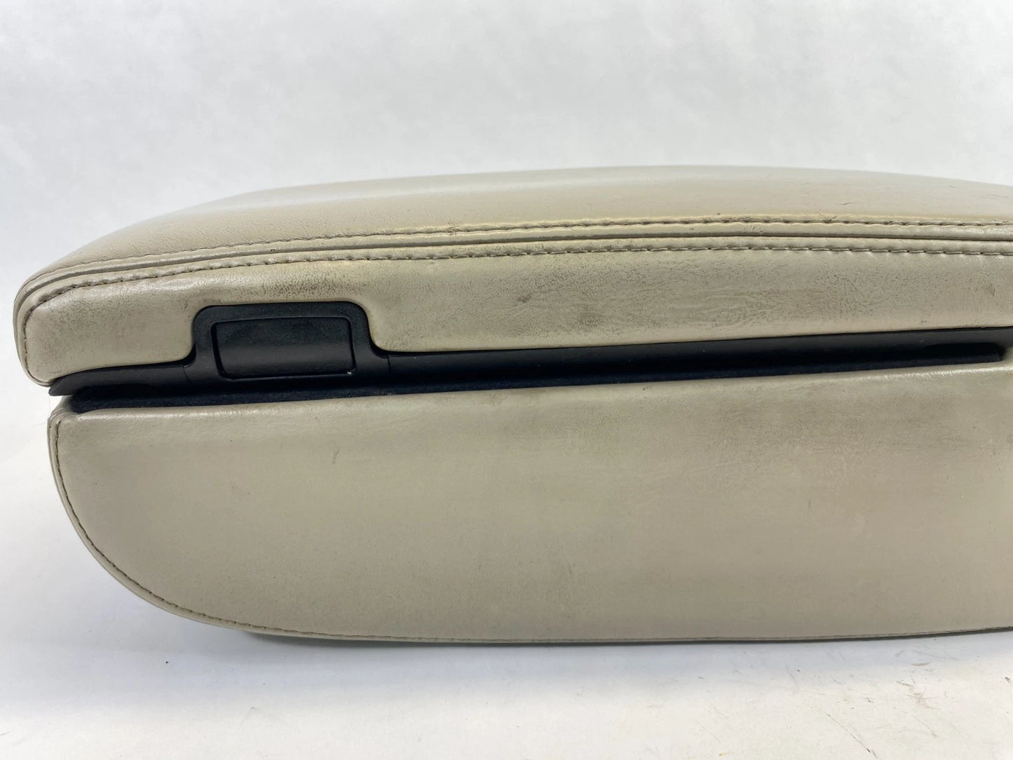 2003-2011 LINCOLN TOWN CAR CENTER CONSOLE ARMREST COVER LID W/ STORAGE TAN OEM