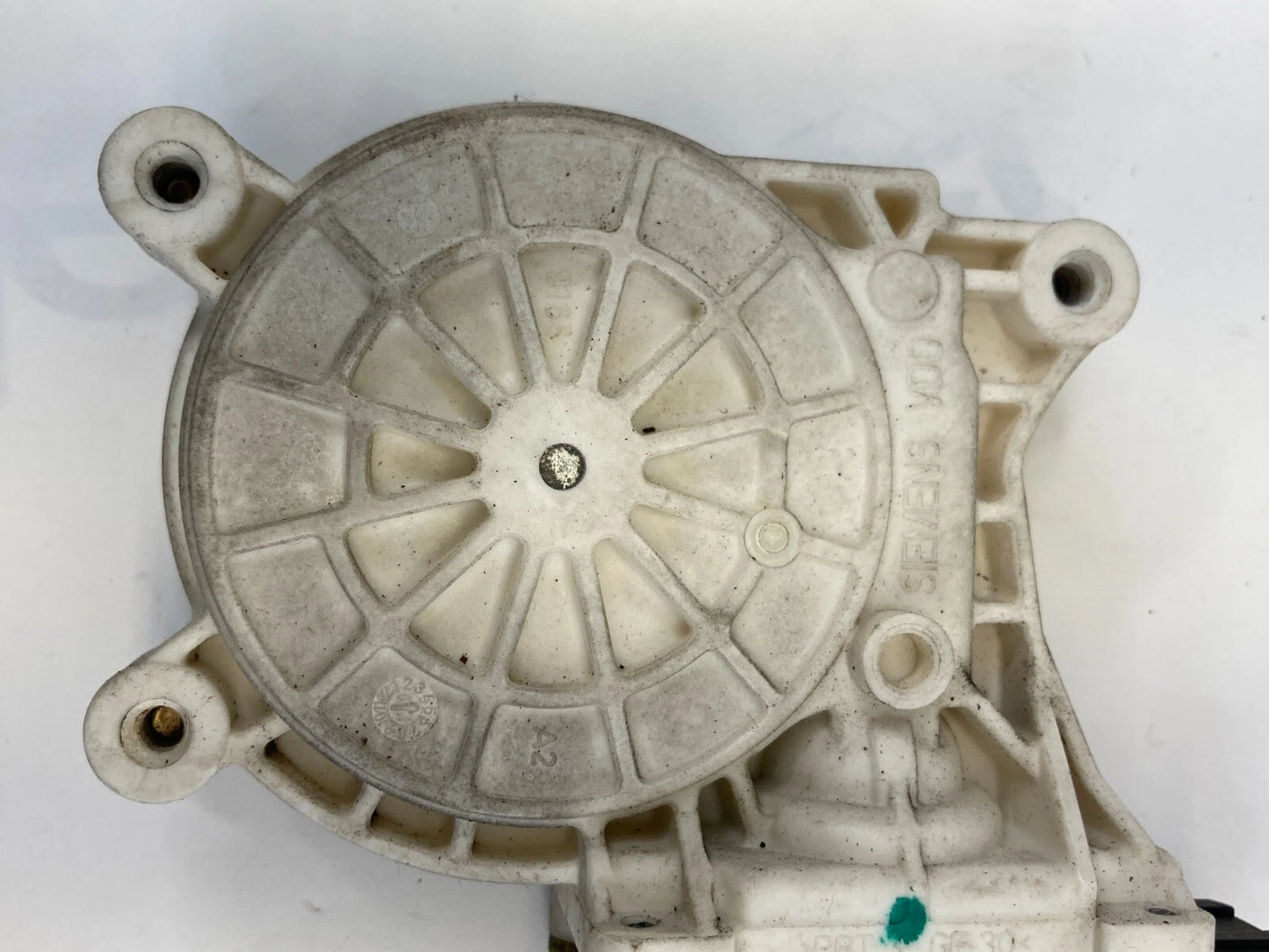 2005-2008 DODGE MAGNUM FRONT LEFT SIDE DOOR POWER WINDOW MOTOR 994664-100 OEM