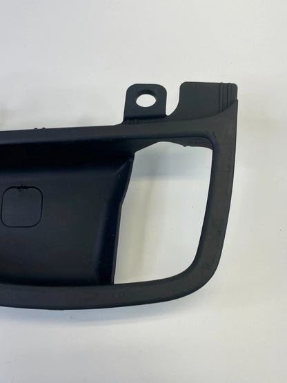 11-16 HYUNDAI ELANTRA FRONT RIGHT SIDE INSIDE DOOR HANDLE BEZEL 82621-MD000 OEM