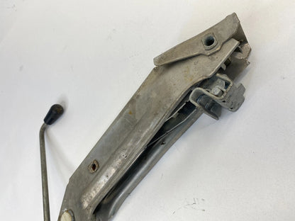 1998-2004 AUDI A6 98-05 VW JETTA EMERGENCY SPARE TIRE FLOOR JACK 8L0-011-031-A