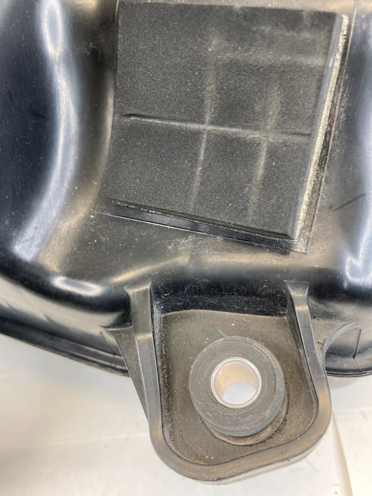 2010-2015 TOYOTA PRIUS AIR CLEANER RESONATOR INTAKE BOX FILTER 17893-37040 OEM