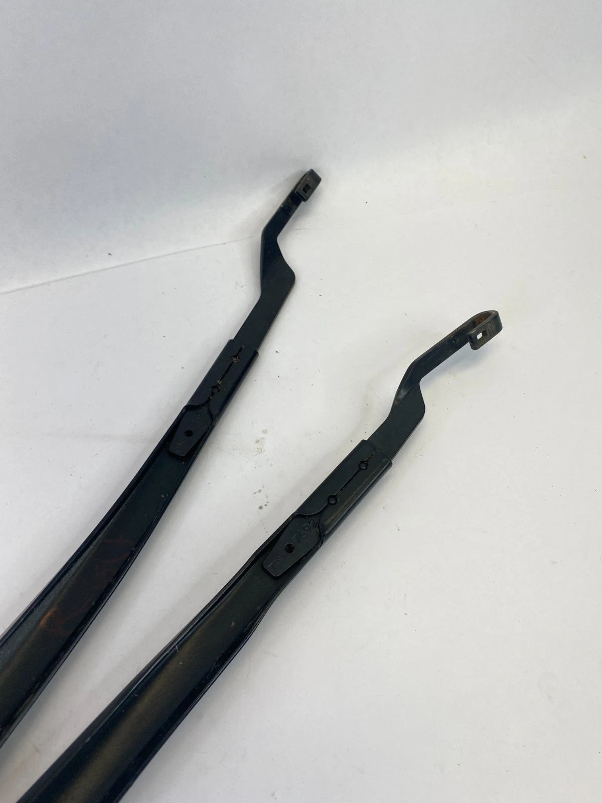 2009-2015 TOYOTA VENZA FRONT WINDSHIELD WIPER ARM LEFT & RIGHT OEM