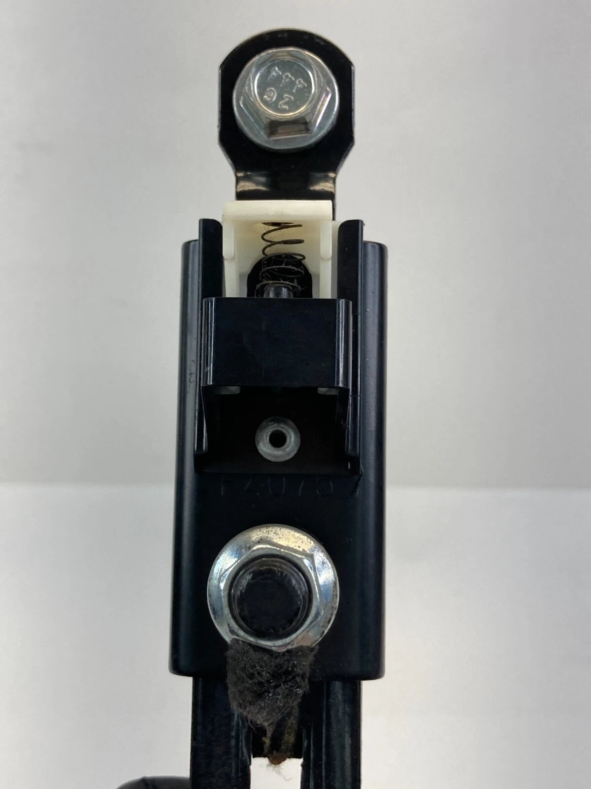 2006-2010 HYUNDAI SONATA SEDAN FRONT LEFT SEAT BELT SEATBELT HEIGHT ADJUSTER OEM