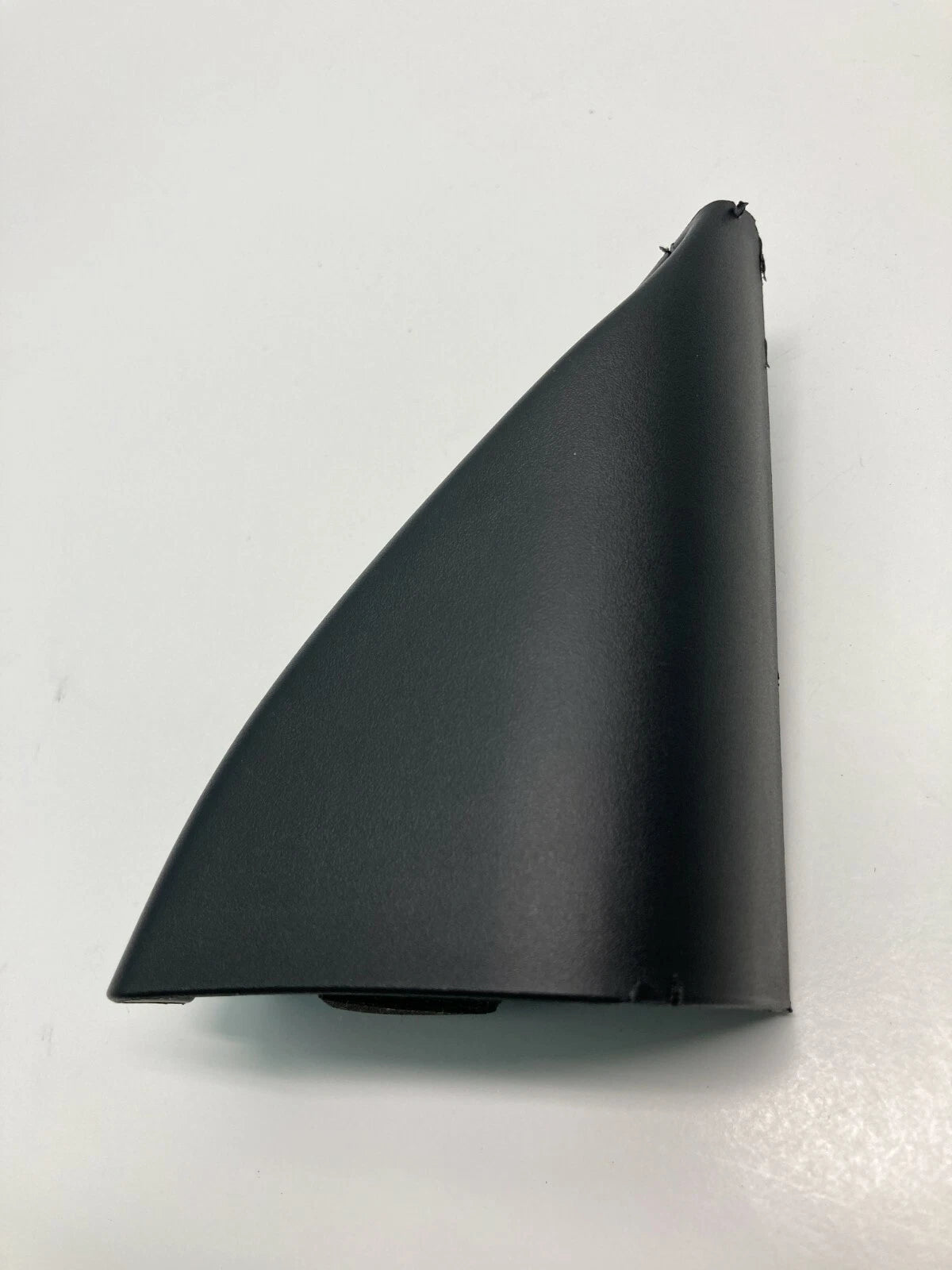 2006-2011 HYUNDAI ACCENT RIGHT SIDE DOOR MIRROR CORNER COVER TRIM 87660-1E000