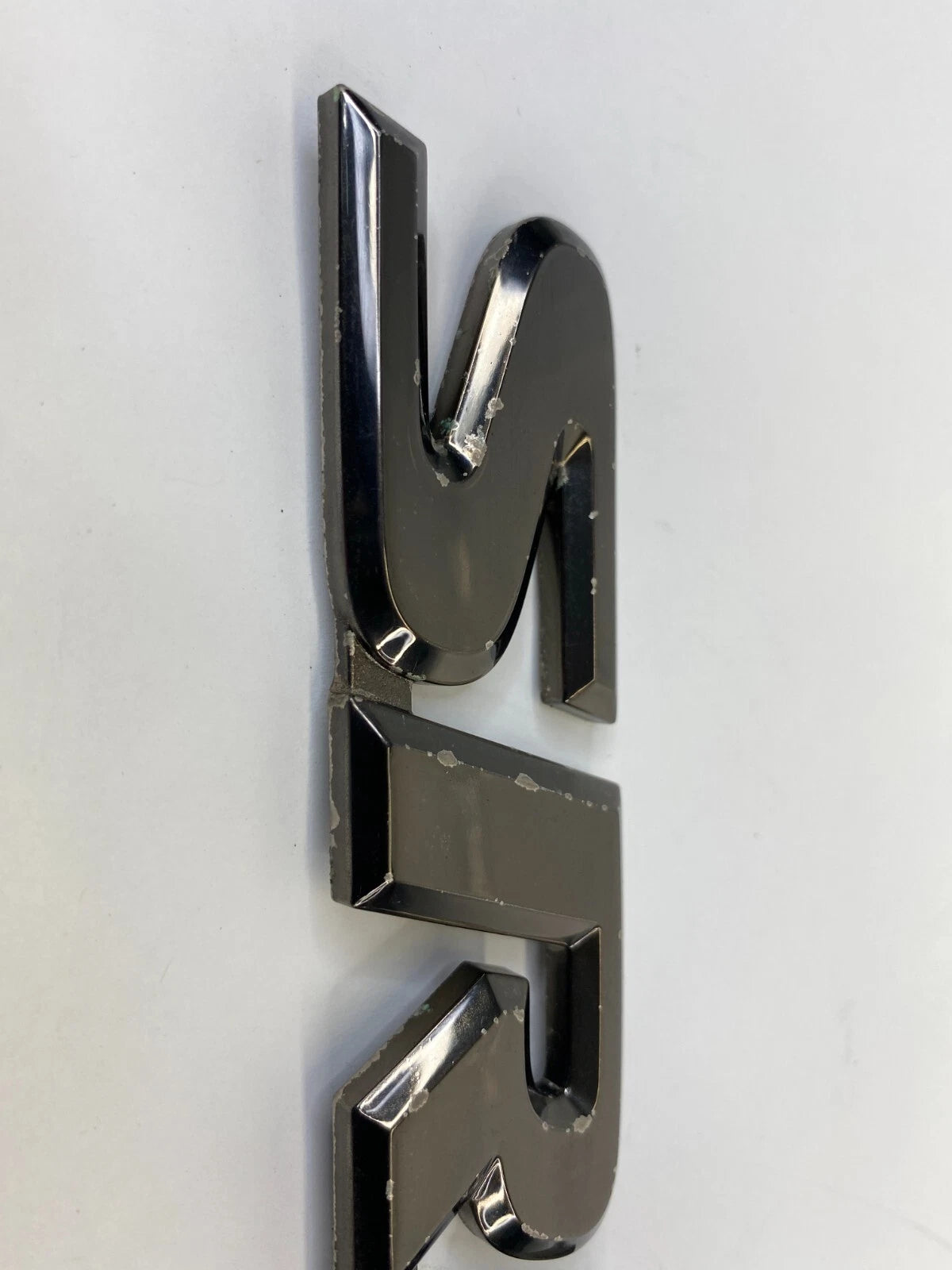 2001-2007 TOYOTA SEQUOIA REAR PILLAR SIDE EMBLEM LOGO BADGE SYMBOL NAMEPLATE SR5