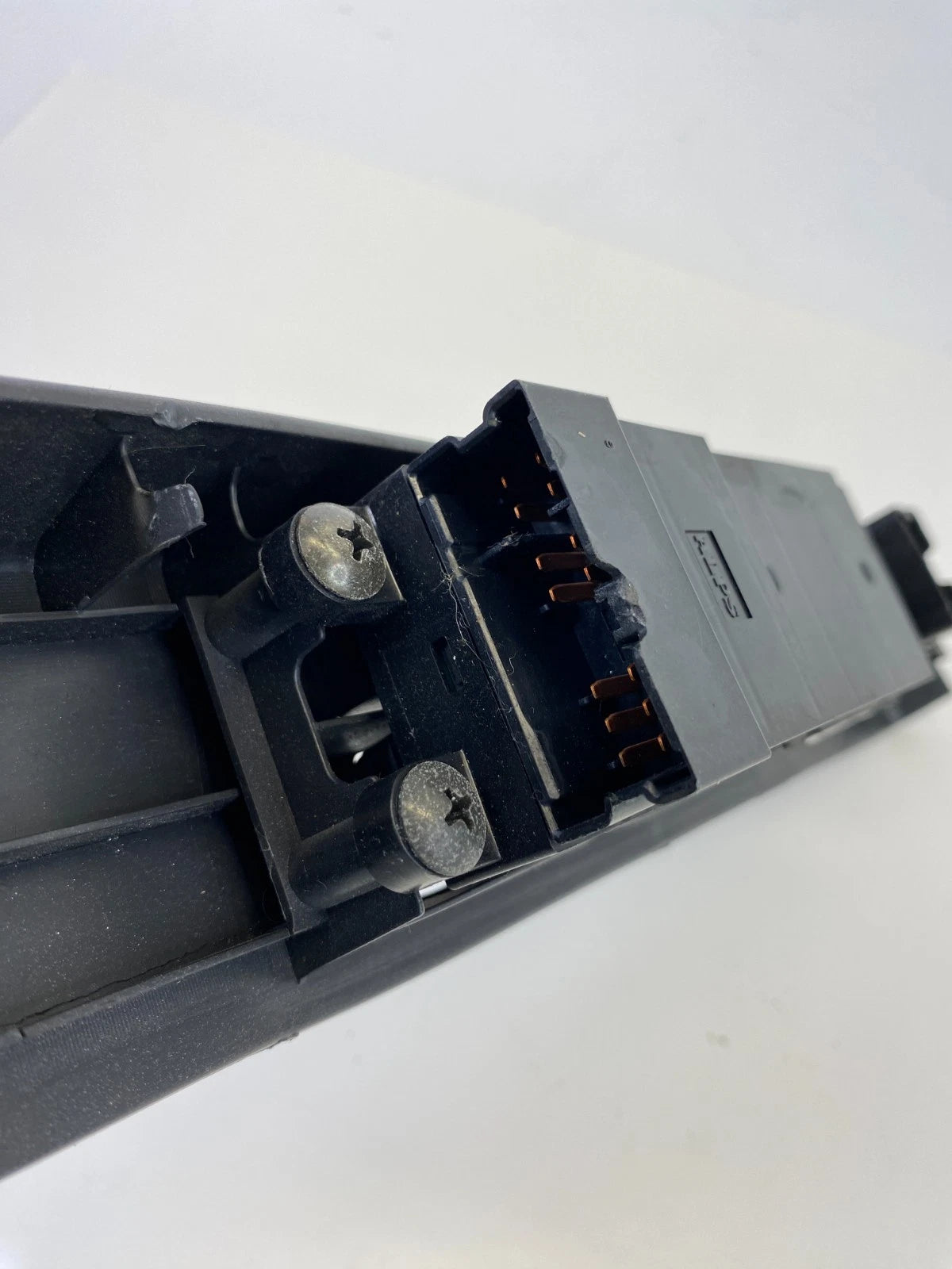 2000-2004 NISSAN XTERRA FRONT LEFT MASTER WINDOW CONTROL SWITCH W/ BEZEL OEM