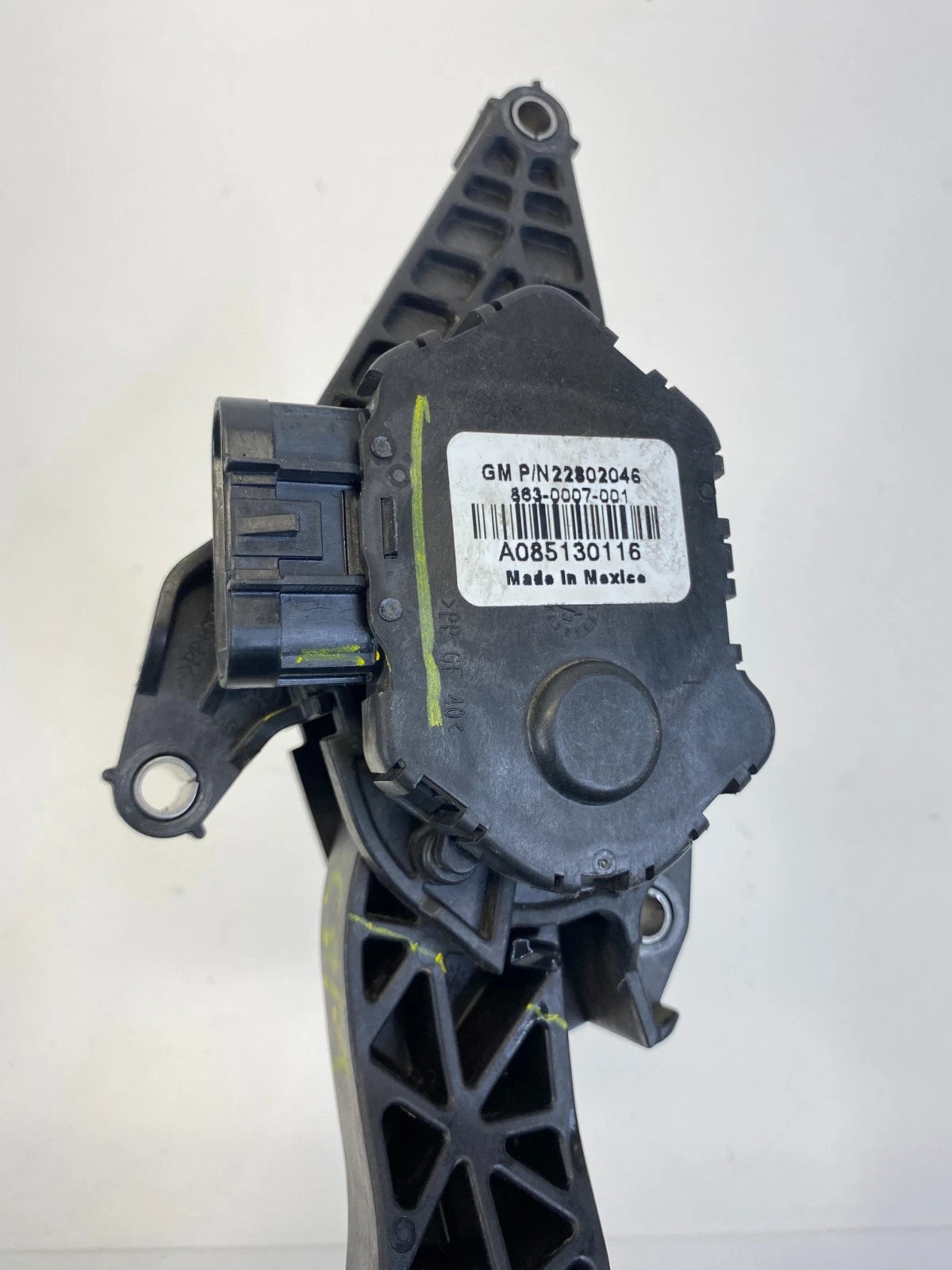 2009-2017 CHEVY TRAVERSE ACADIA ACCELERATOR GAS PEDAL SENSOR ASSY 22802046 OEM