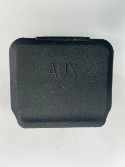2010 GMC ACADIA CENTER CONSOLE USB AUX IN JACK INPUT PORT ADAPTER 20757329 OEM