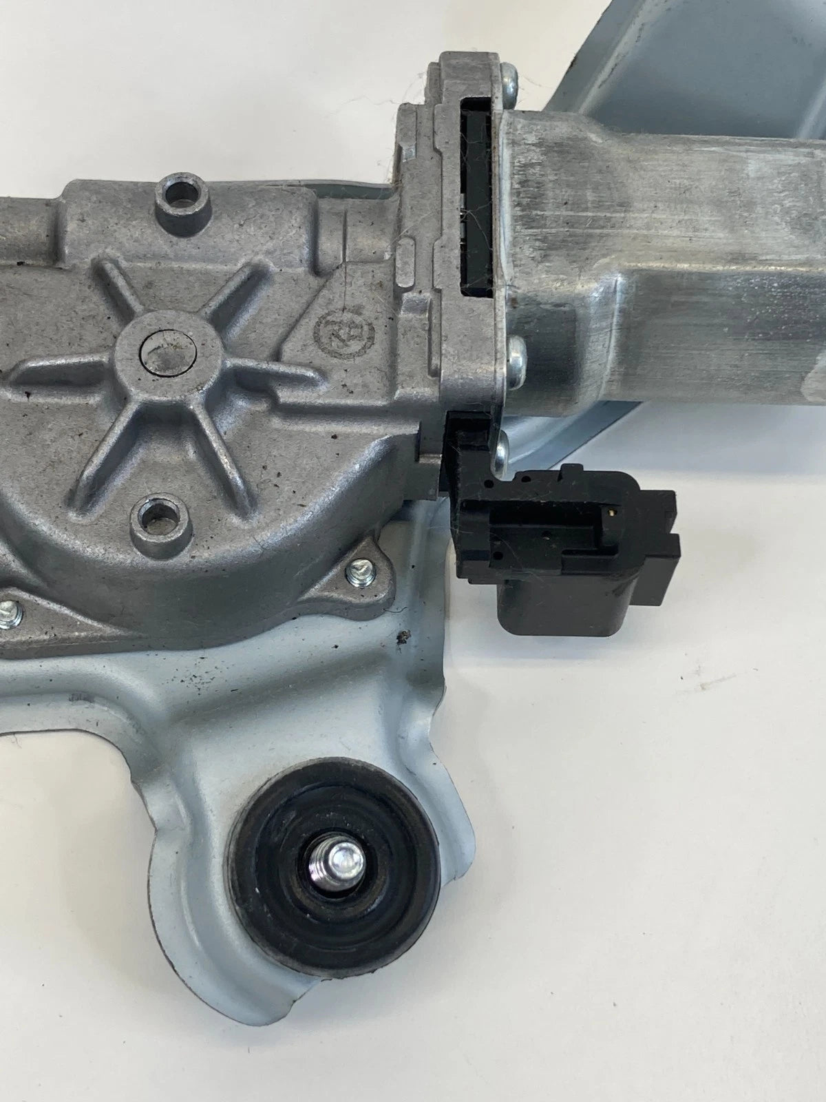 2014-2025 KIA SOUL REAR WINDSHIELD WIPER MOTOR ASSEMBLY 98700-B2000 OEM