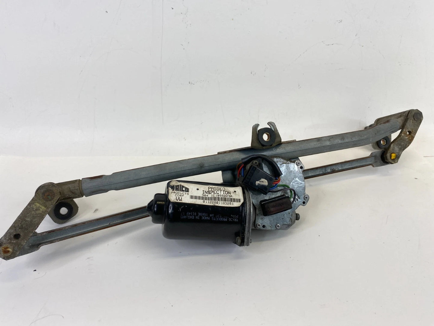 1998-2010 VOLKSWAGEN NEW BEETLE WIPER MOTOR TRANSMISSION LINKAGE 1C1955023A OEM