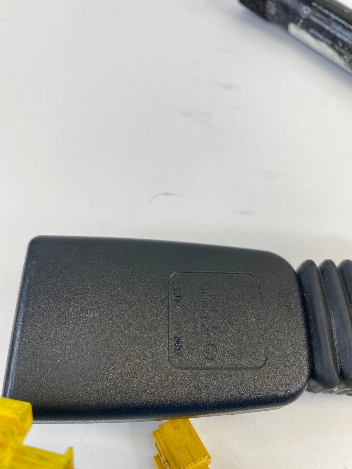 06-12 MERCEDES-BENZ R350 FRONT RIGHT PASSENGER SEAT BELT BUCKLE A2518600469 OEM