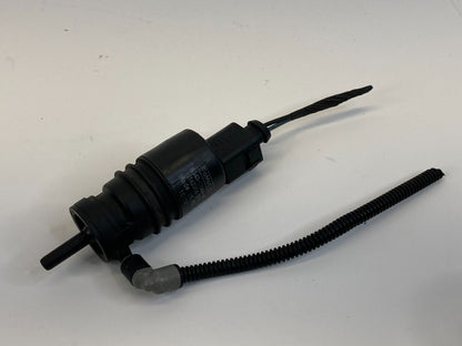 2008 09 10 2011 Ford Focus Windshield Washer Tank Bottle Pump 8S43-17664-AA OEM