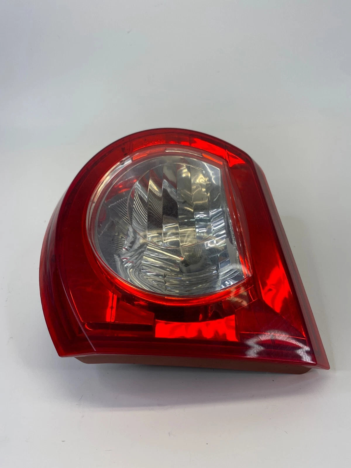2009-2012 CHEVROLET TRAVERSE REAR RIGHT SIDE TRUNK LID TAIL LIGHT TAILLIGHT OEM