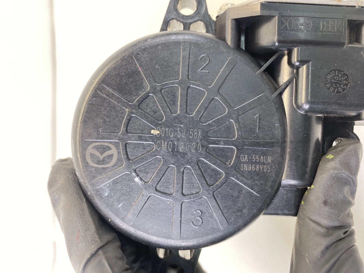 2010-2013 MAZDA 3 REAR LEFT BACK SIDE DOOR POWER WINDOW MOTOR D01G-59-58X OEM