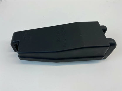 2007 2008 HYUNDAI ENTOURAGE ENGINE FUSE RELAY BOX UPPER COVER JUNCTION BLOCK OEM