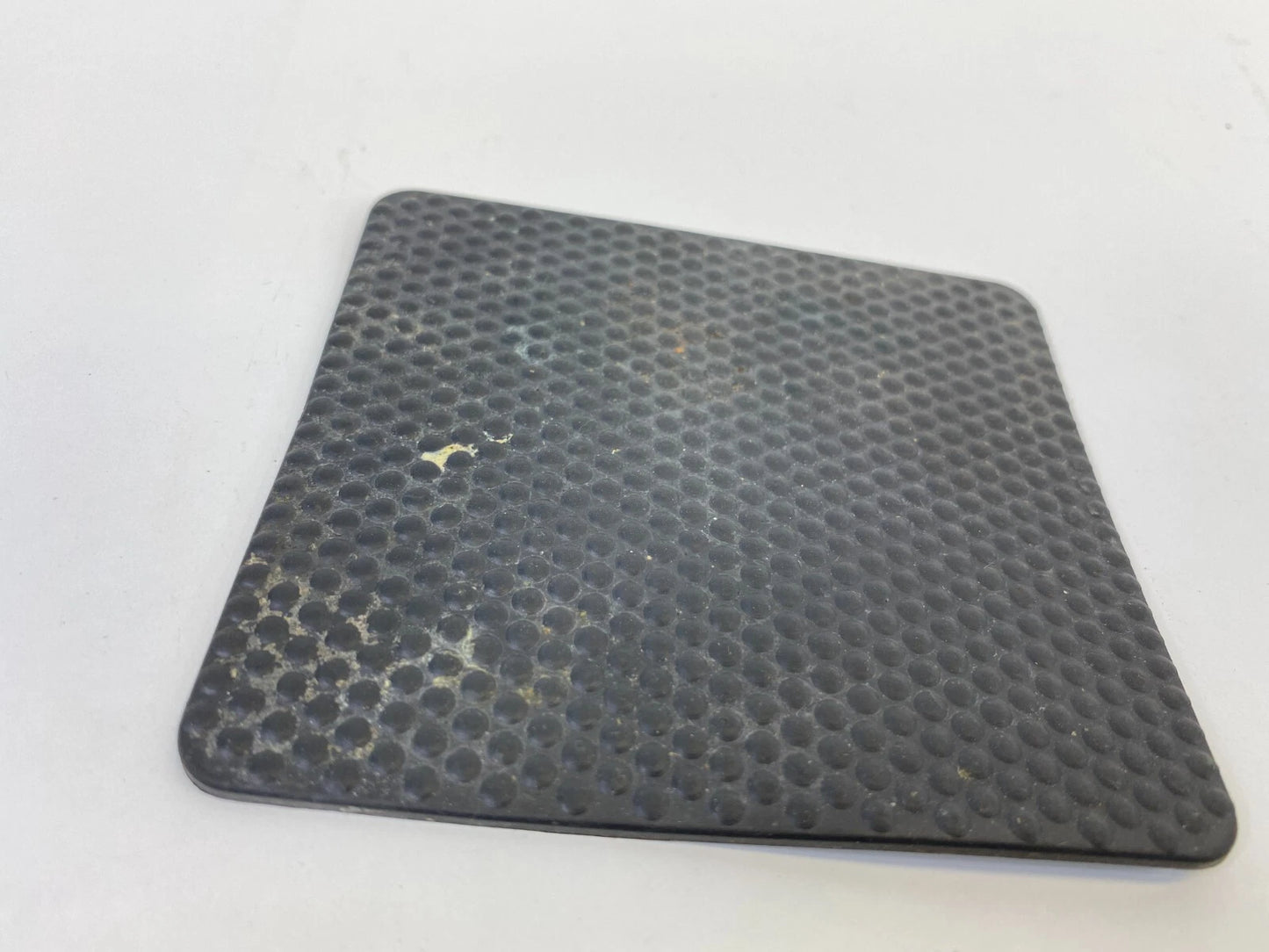 2001-2005 PONTIAC GRAND AM FRONT CENTER CONSOLE RUBBER MAT INSERT 22628956 OEM
