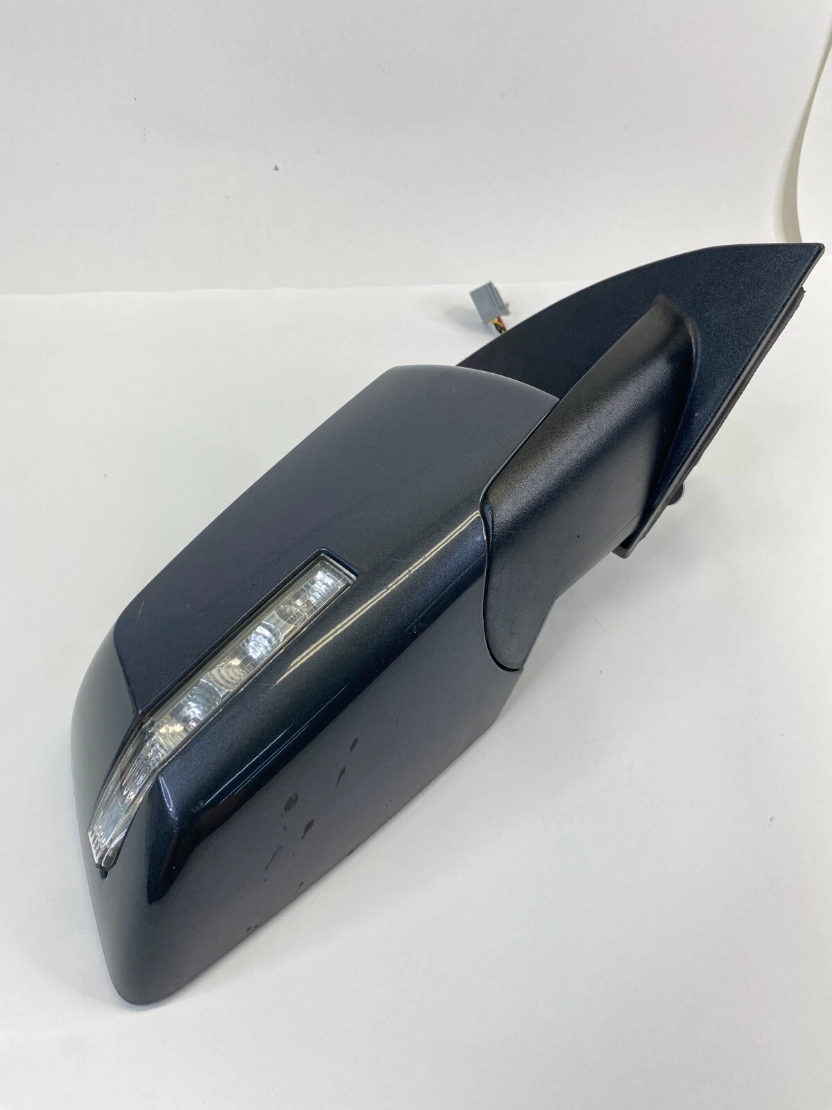 2009-2012 CHEVROLET TRAVERSE RIGHT SIDE VIEW POWER DOOR MIRROR W/ TURN LIGHT OEM