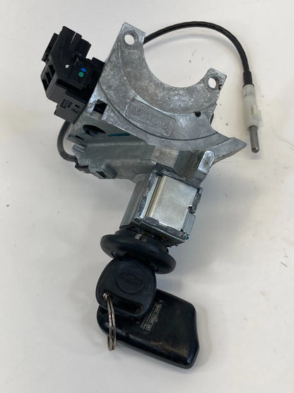 2000-2006 CHEVROLET TAHOE AT IGNITION SWITCH LOCK CYLINDER W/ KEY 26070075