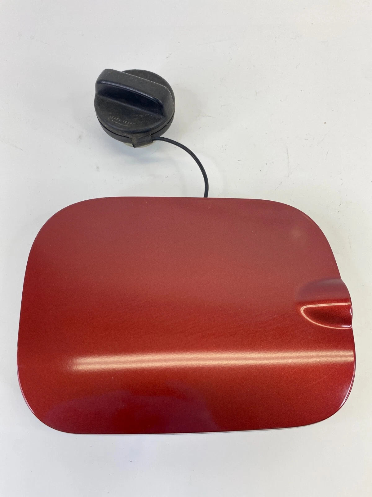 2008-2013 NISSAN ROGUE FUEL FILLER GAS DOOR LID COVER W/ FUEL TANK CAP OEM