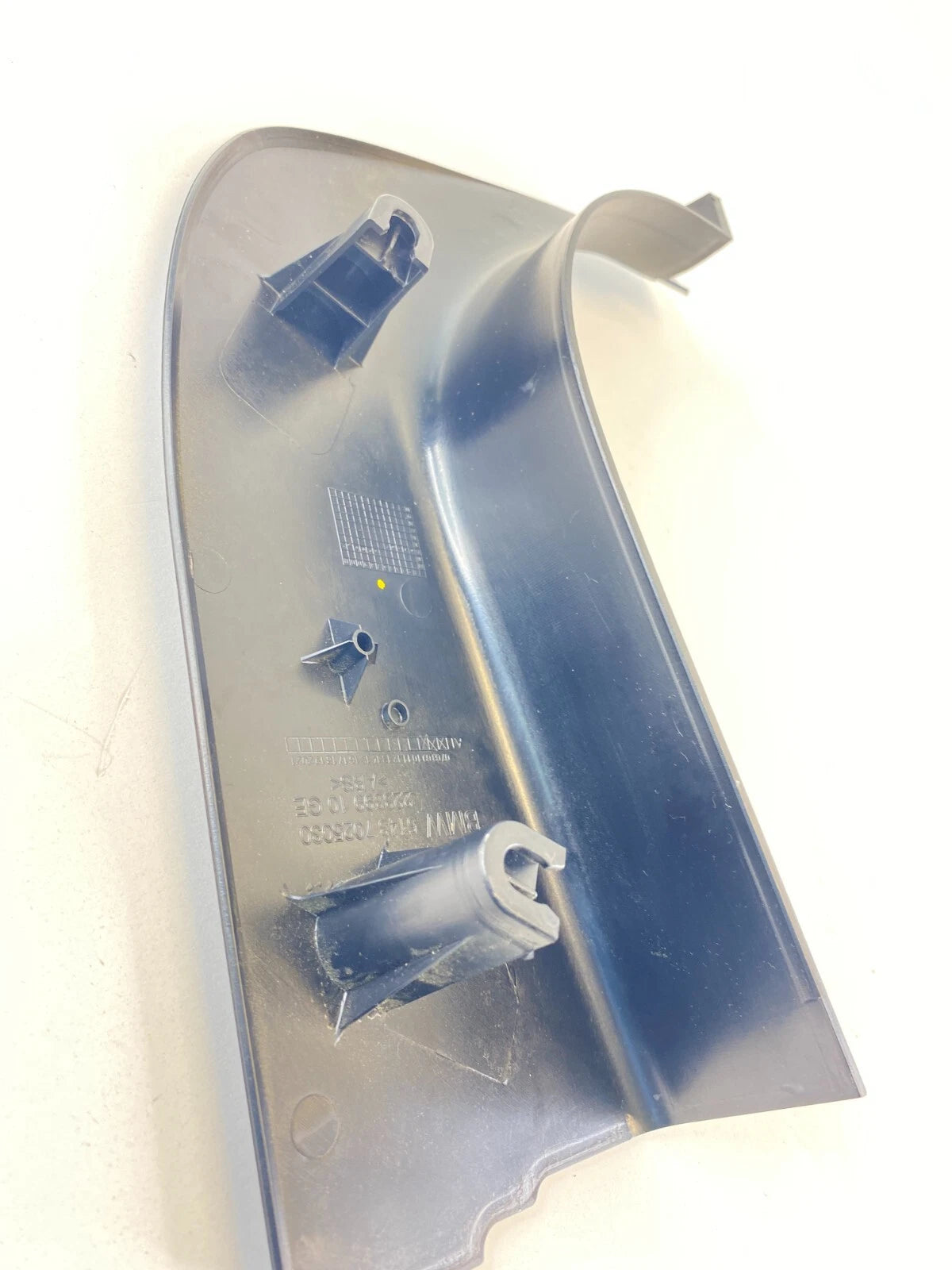 2004-2007 BMW 530I 525I 530I FRONT RIGHT KICK PANEL COVER TRIM 22339910GE OEM