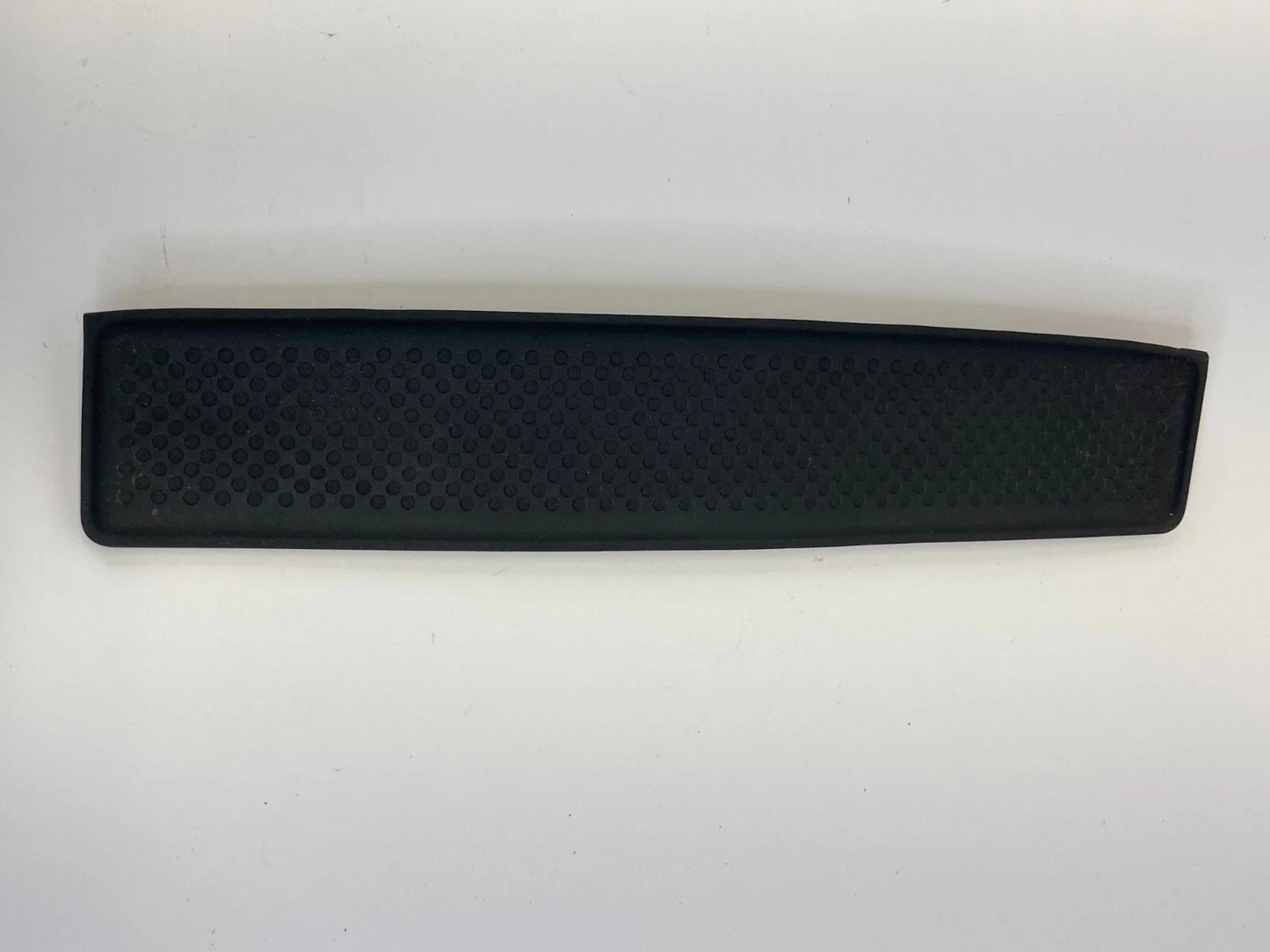 2009-2014 VOLKSWAGEN ROUTAN CENTER CONSOLE LINNER RUBBER MAT 1563985 OEM