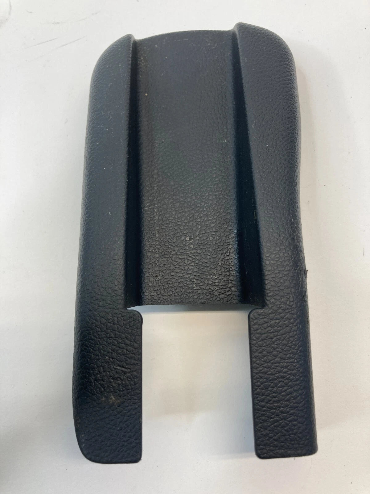 2009-2013 HONDA FIT PASSENGER SEAT FRONT RIGHT INNER TRACK COVER 81104-TF0-G010