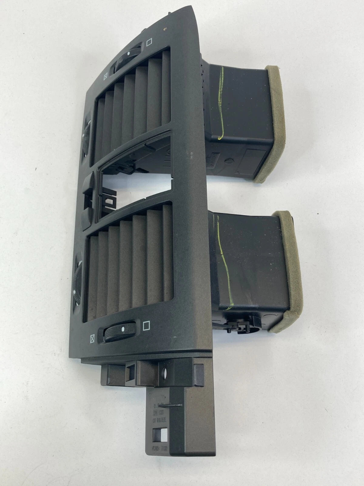 2006-2011 CADILLAC DTS UPPER DASH CENTER A/C HEATER AIR VENT GRILLE 15923549