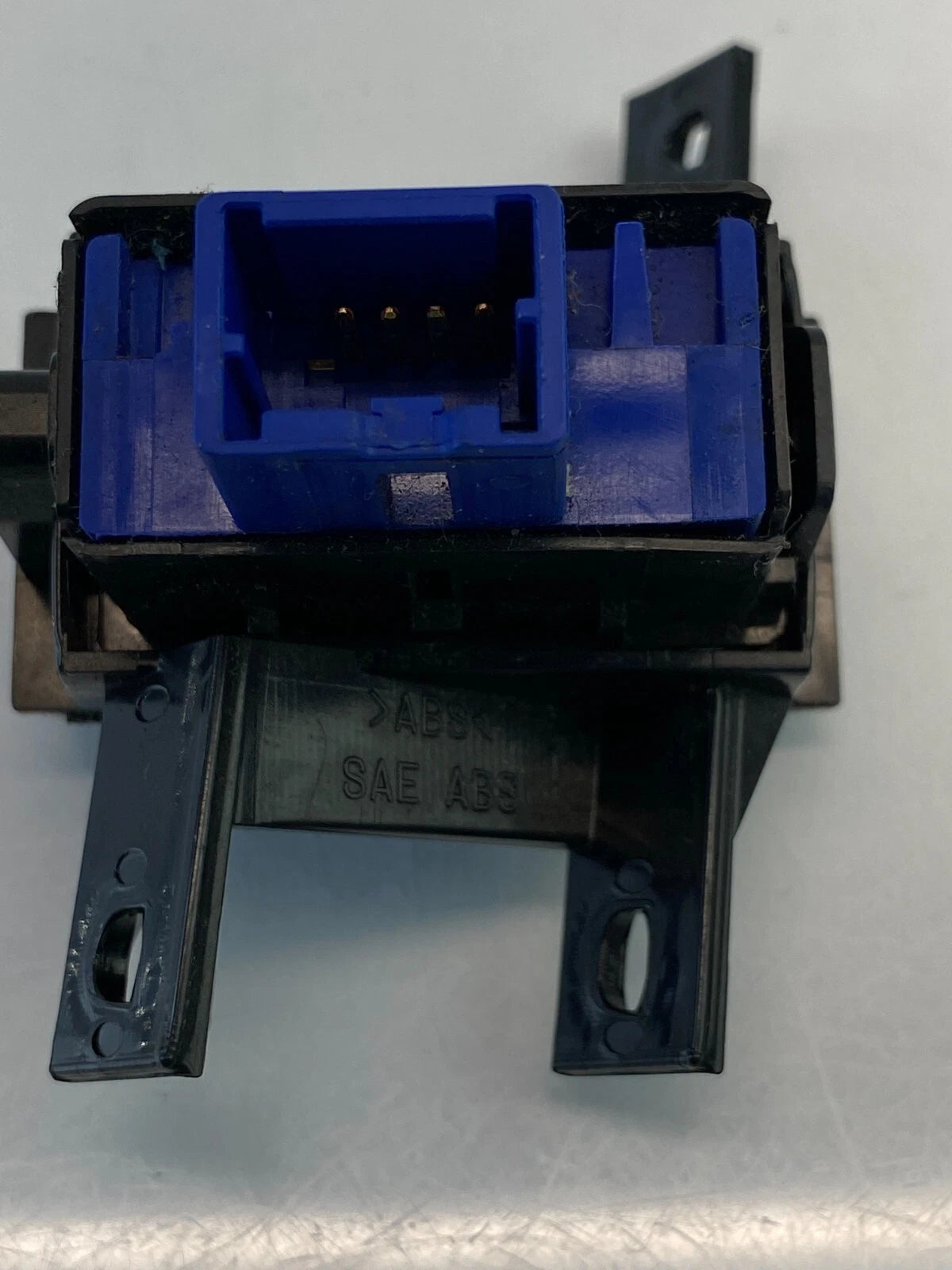 2005-2007 INFINITI G35 DASH CONSOLE SNOW ON OFF POWER SWITCH CONTROL BUTTON