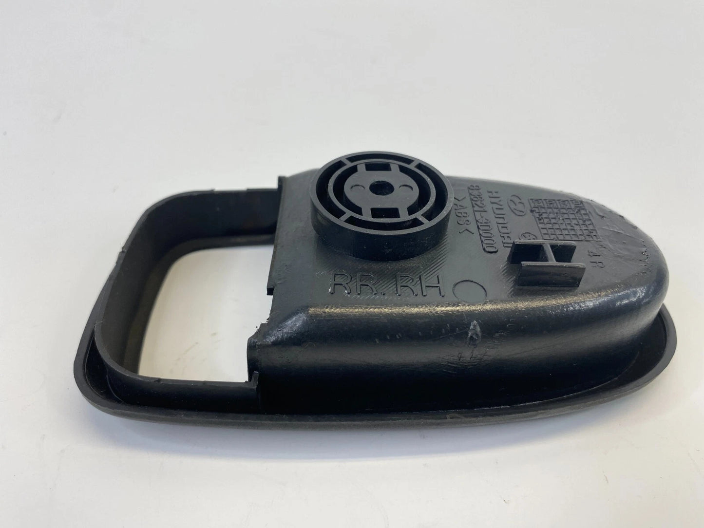02-05 HYUNDAI SONATA REAR RIGHT SIDE INTERIOR DOOR HANDLE TRIM COVER 83621-3D000