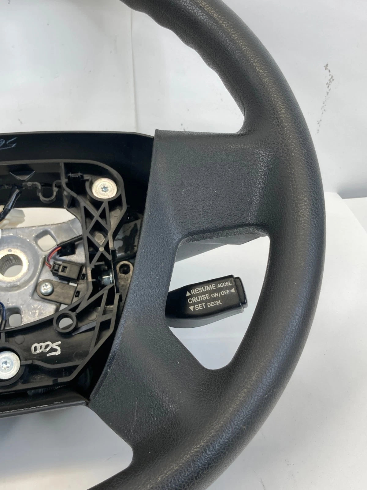 07 08 JEEP COMPASS LEFT DRIVER STEERING WHEEL W/ CRUISE CONTROL 1DF34XDVAC OEM