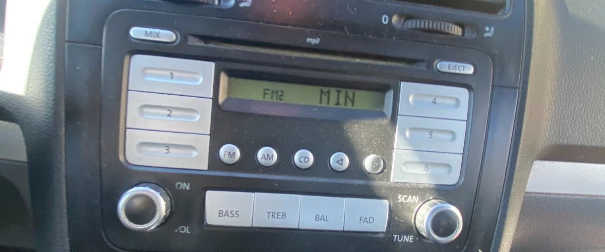 2005-2008 VW VOLKSWAGEN JETTA RADIO AM/FM CD PLAYER RECEIVER 1K0-035-161-C OEM
