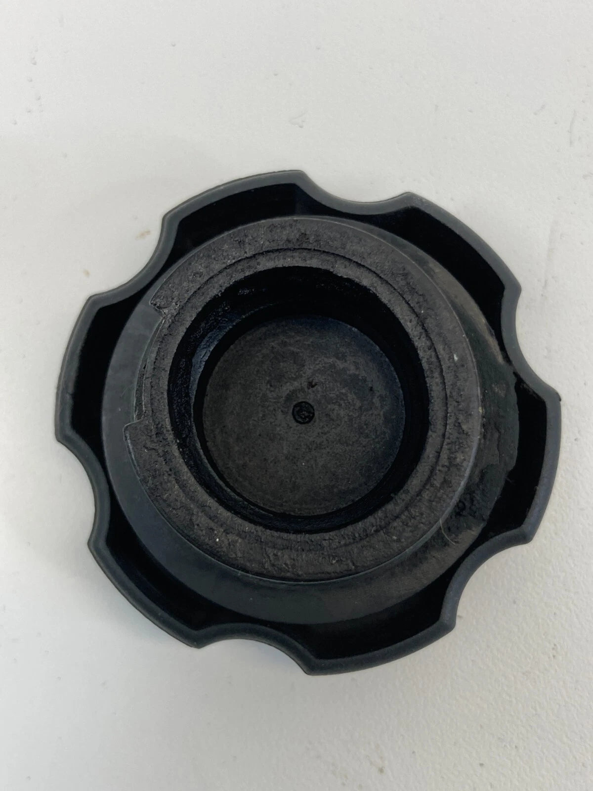 2004-2012 CHEVROLET COLORADO 3.5L ENGINE OIL FILLER CAP COVER LID SAE 5W-30