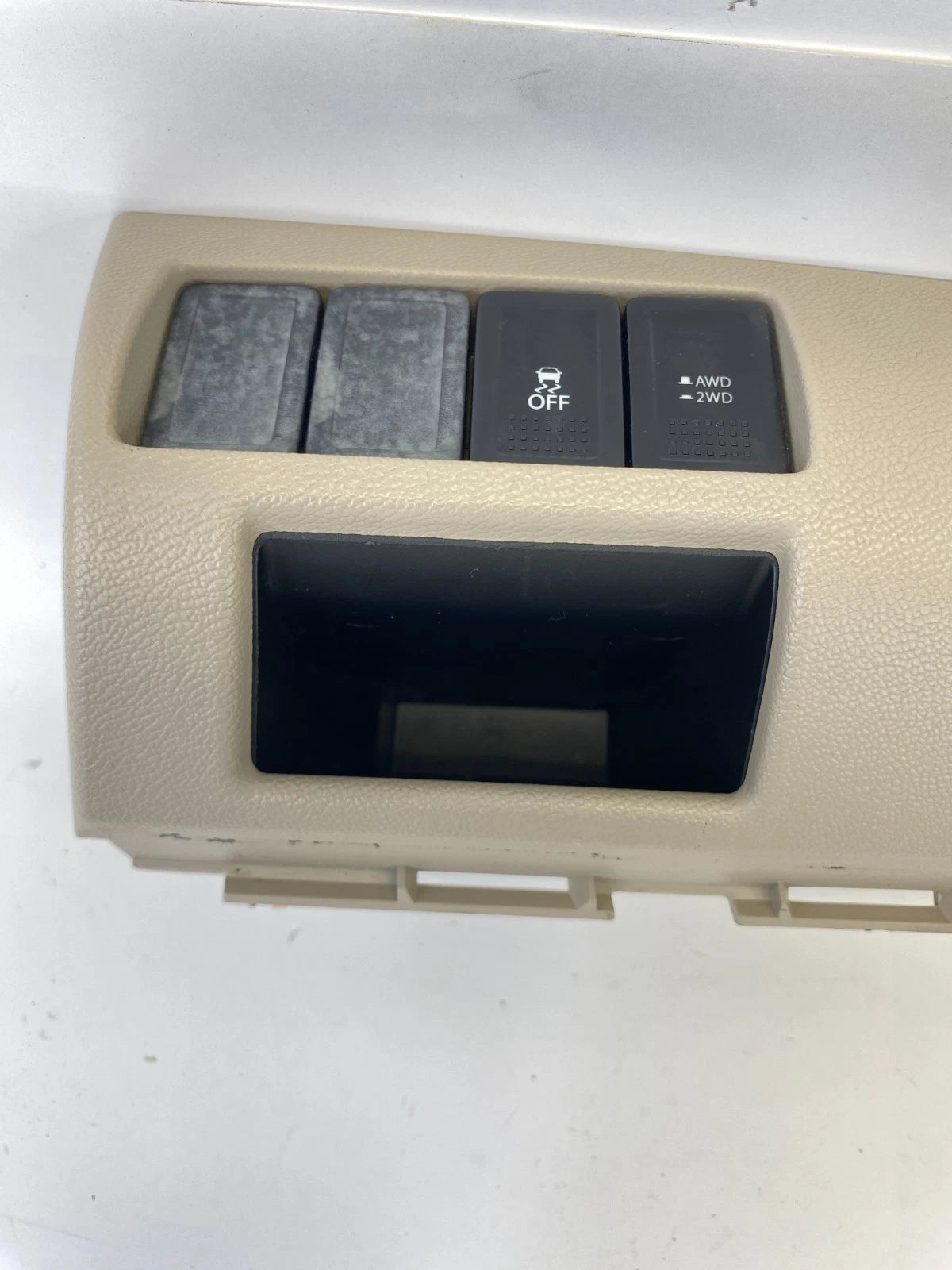 2010-2013 SUZUKI KIZASHI DASH SWITCH PANEL TRACTION AWD 2WD BEZEL OEM 73812-57L1