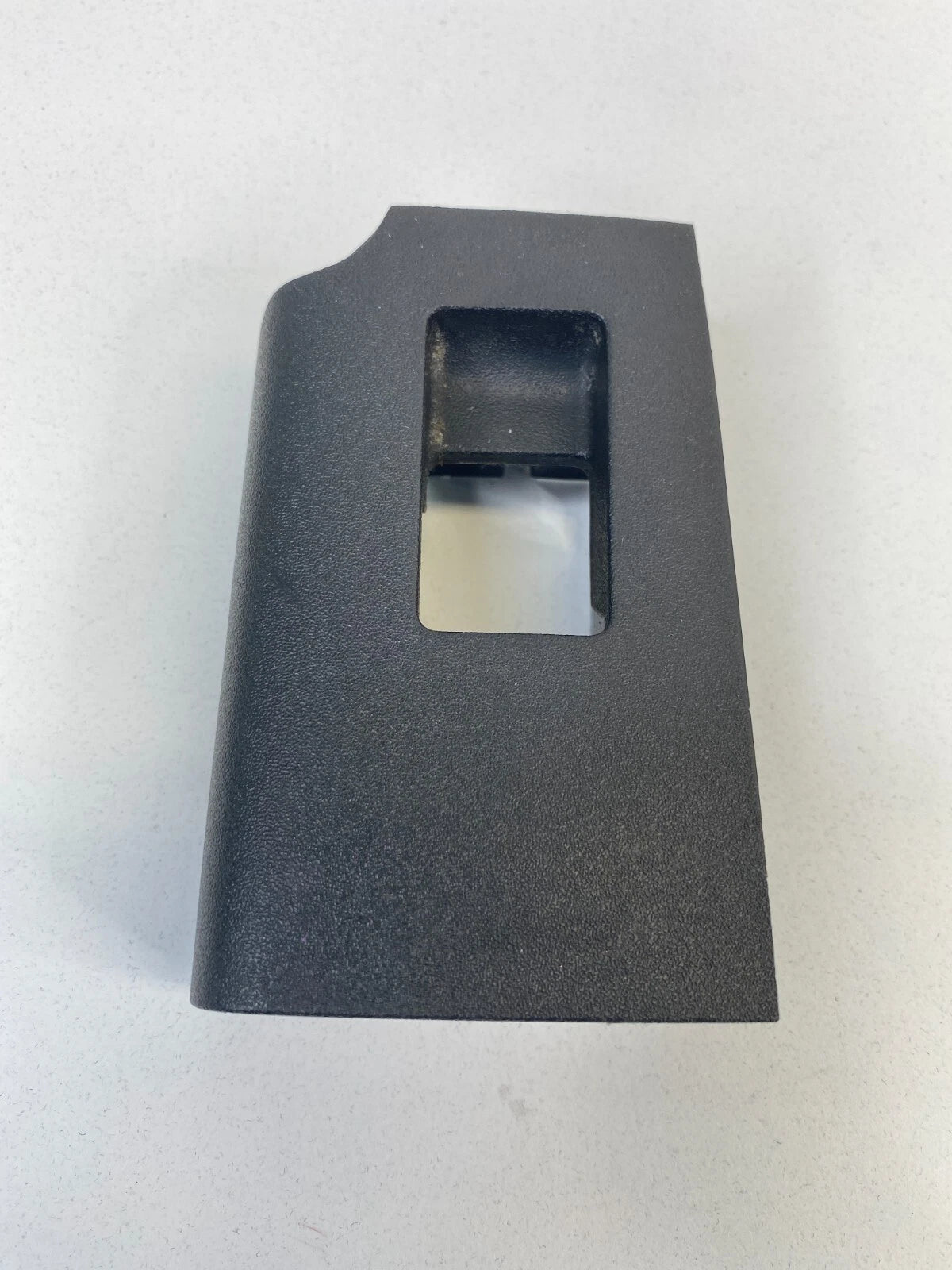 08-11 FORD FOCUS REAR RIGHT SIDE DOOR POWER WINDOW SWITCH BEZEL 8S43-54275A28