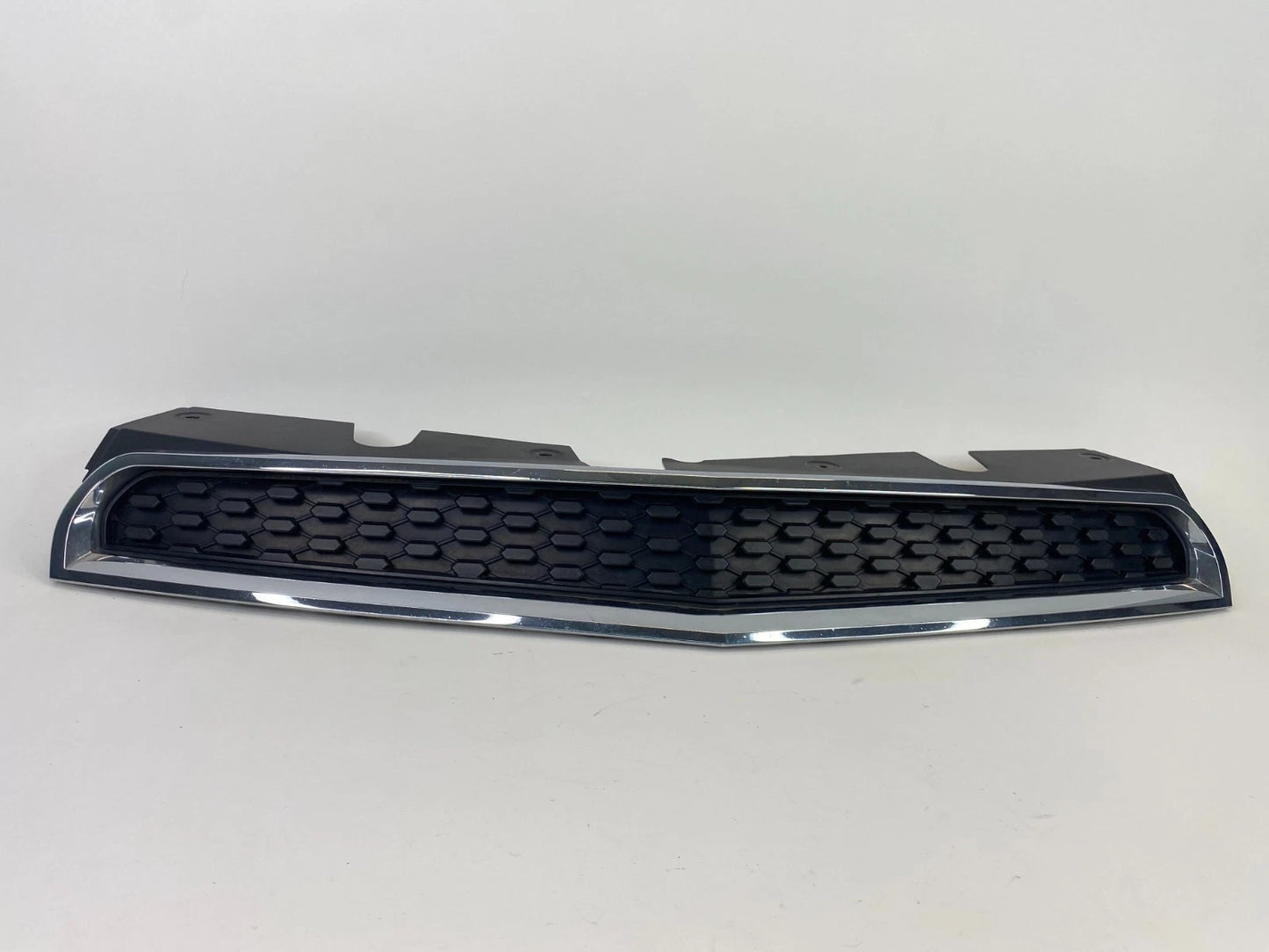 2010-2015 CHEVROLET EQUINOX FRONT UPPER CENTER RADIATOR GRILL GRILLE W/ CHROME