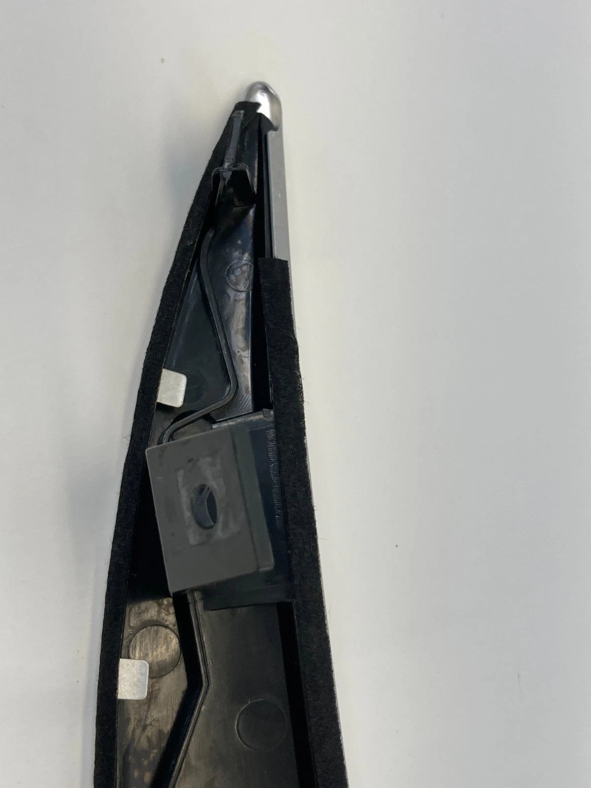 08 09 INFINITI G37 RH FR GLOVE BOX DASH BRUSHED ALUMINUM TRIM MOLDING 68411JK600