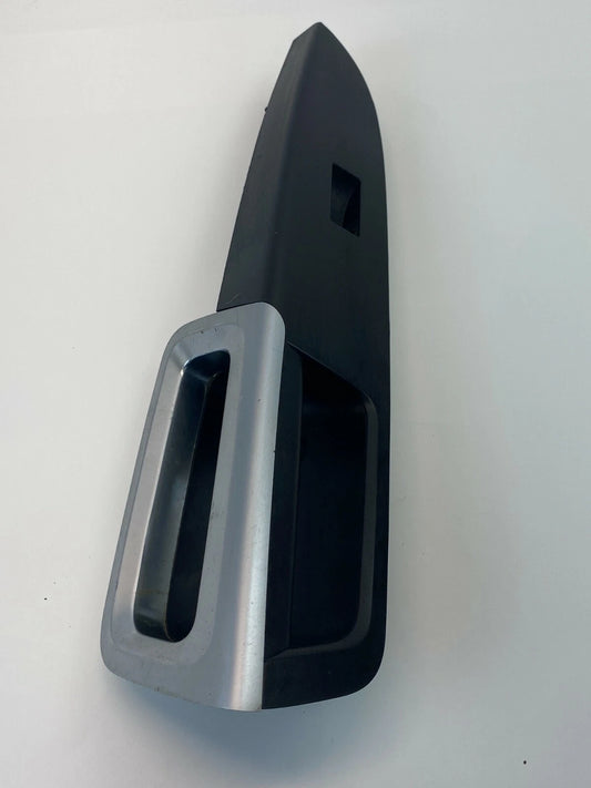 2008-2010 SATURN VUE REAR RIGHT DOOR WINDOW SWITCH BEZEL TRIM ASSY OEM