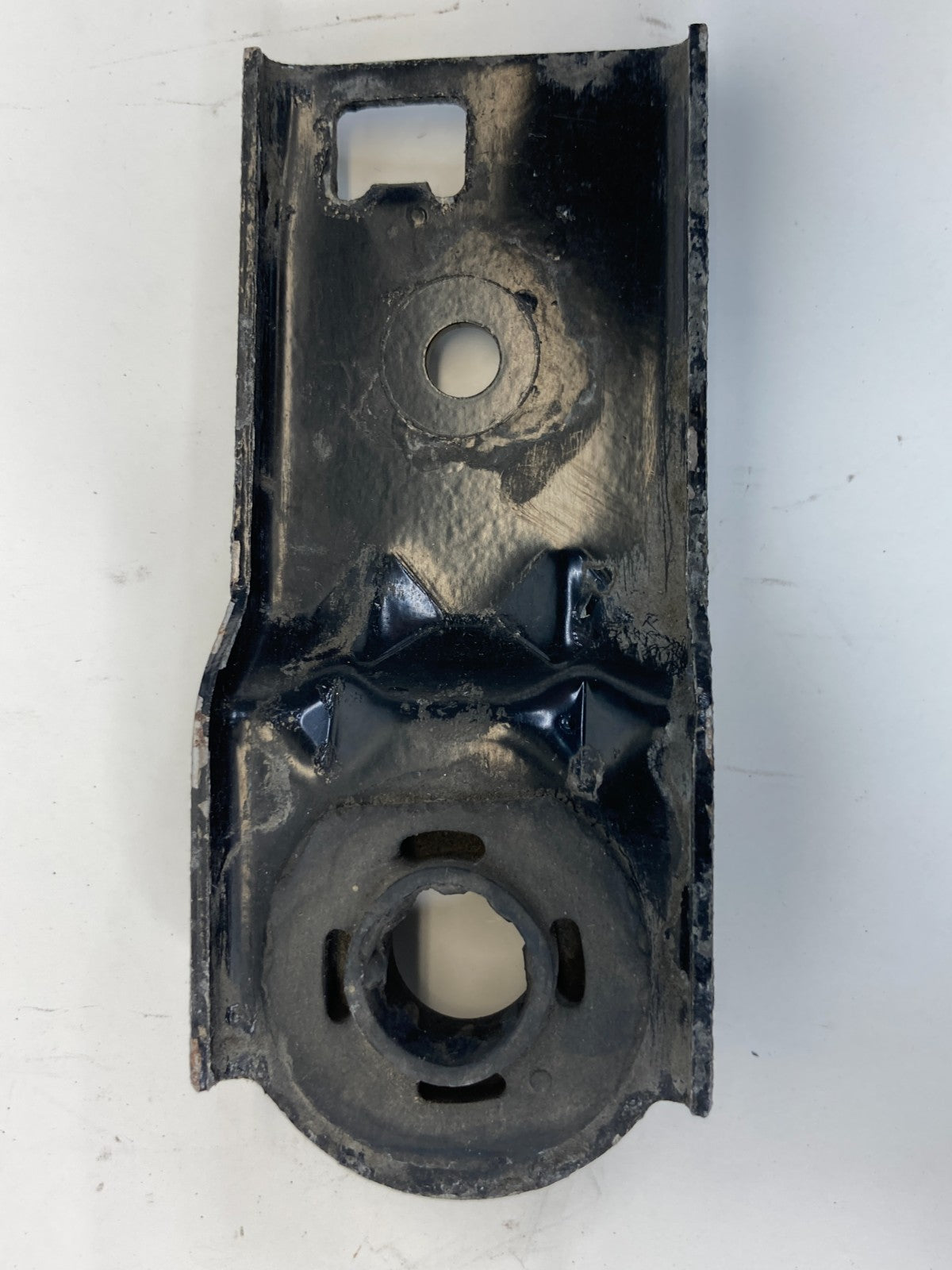 1998-2002 Lincoln Town Car Mount Radiator Upper Bracket Mount Pair Set